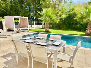 Villa avec Piscine Privée à Antibes - Côte d'Azur